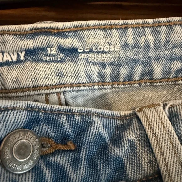 Old Navy High-Rise OG Loose Fit Jeans - Picture 2 of 2
